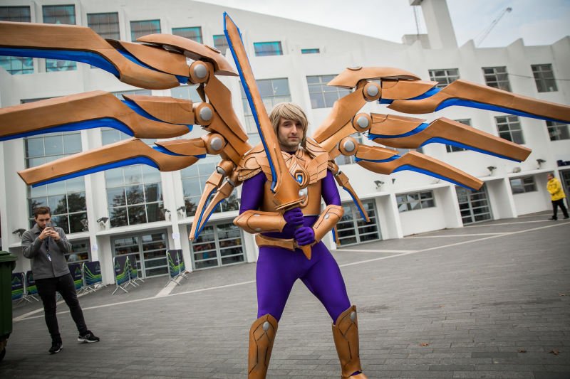 Начинающий косплейщик сделал себе «Крыло Эфира» из League of Legends - Изображение 1 Начинающий косплейщик сделал себе «Крыло Эфира» из League of Legends - Изображение 1