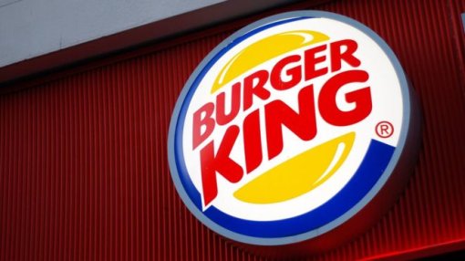 Burger King в Великобритании пошутил про женщин и кухню. Шутку не поняли и ресторан хотят «отменить»